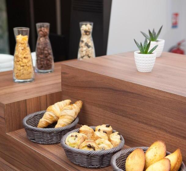 Отель Hôtel Métropole