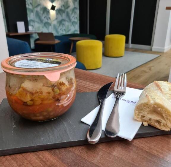 Отель Hôtel Métropole