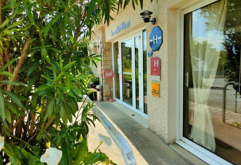 בית מלון כפרי Hôtel Restaurant La Voile Bleue