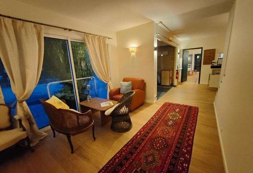 בית מלון כפרי Hôtel Restaurant La Voile Bleue