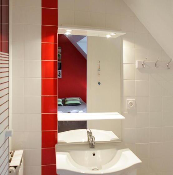 בית מלון כפרי Hôtel Restaurant La Voile Bleue