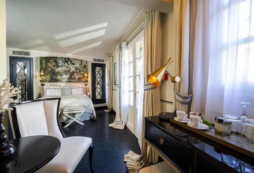 Отель Le Yaca Saint Tropez