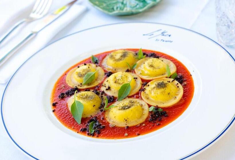 Отель Le Yaca Saint Tropez