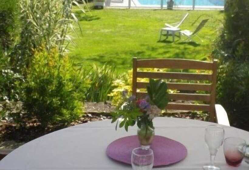 Отель Hôtel Restaurant Ricordeau