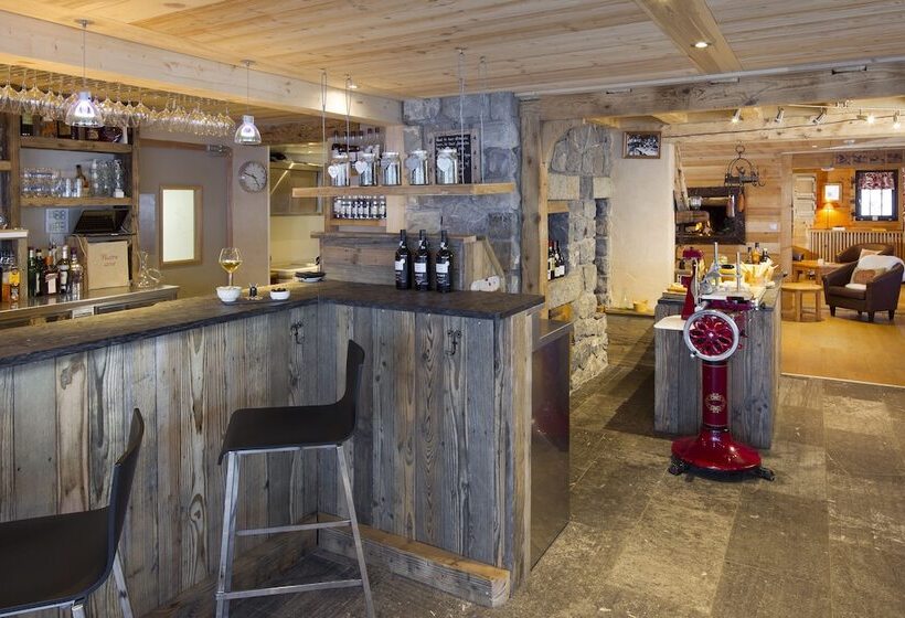 Chalet Hotel Crychar