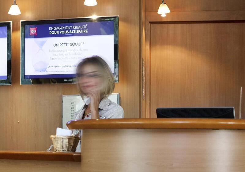 בית מלון כפרי Ibis Ales Centreville