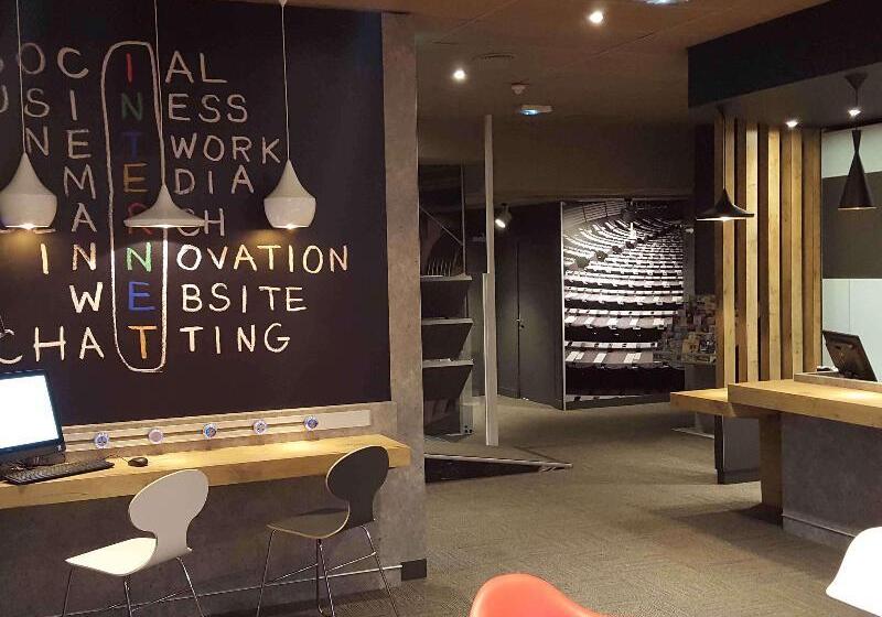 בית מלון כפרי Ibis Ales Centreville