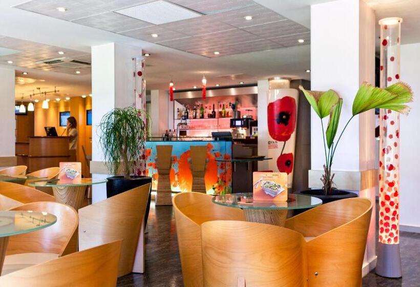 هتل Ibis Lyon Est Bron