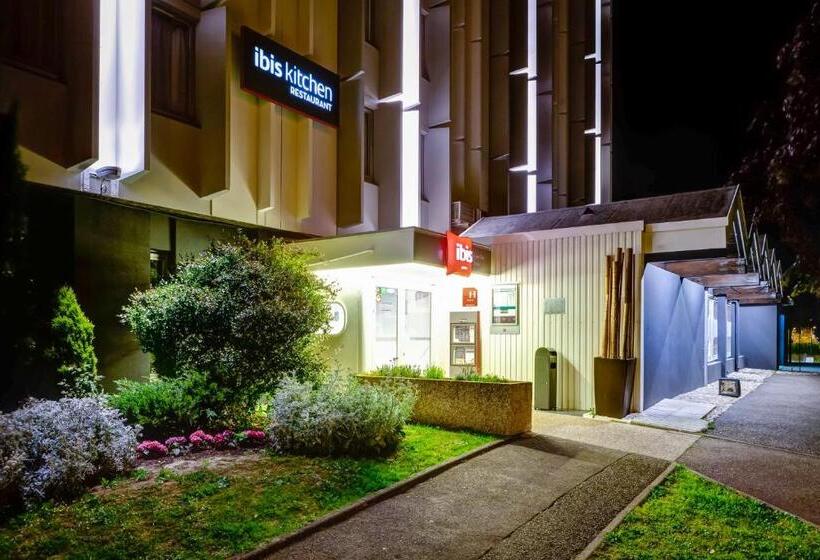 هتل Ibis Lyon Est Bron