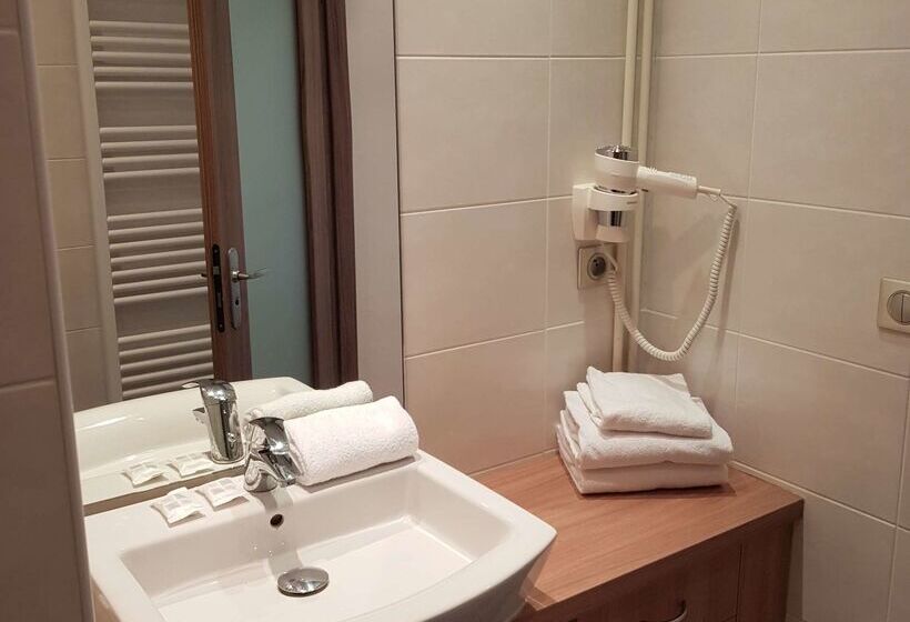 Kyriad Hotel Tours Centre