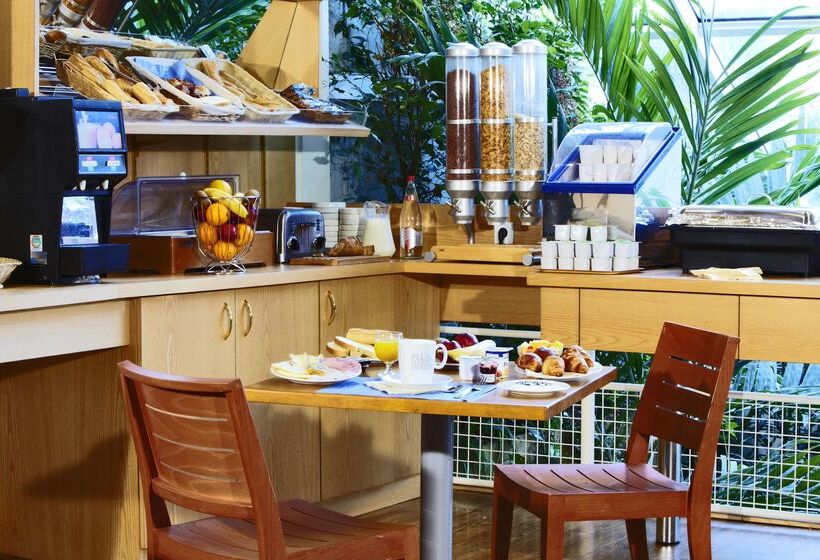 Kyriad Hotel Tours Centre