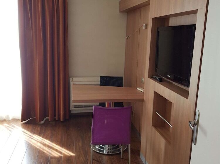 Kyriad Hotel Tours Centre