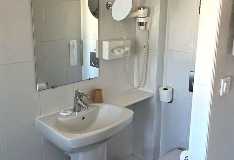 酒店 Kyriad Vannes Centreville