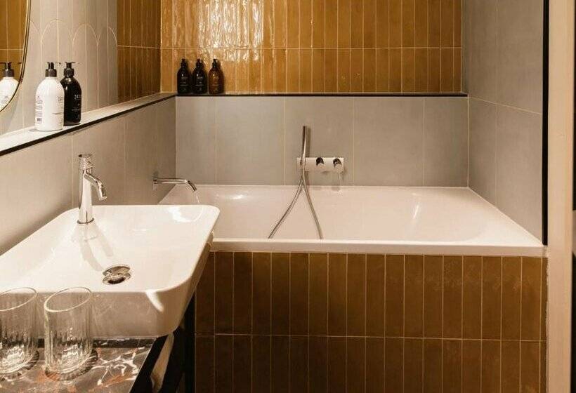 ホテル L De Lutece   Notre Dame