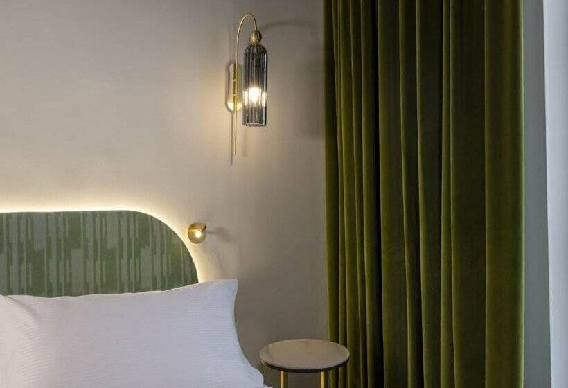 ホテル L De Lutece   Notre Dame