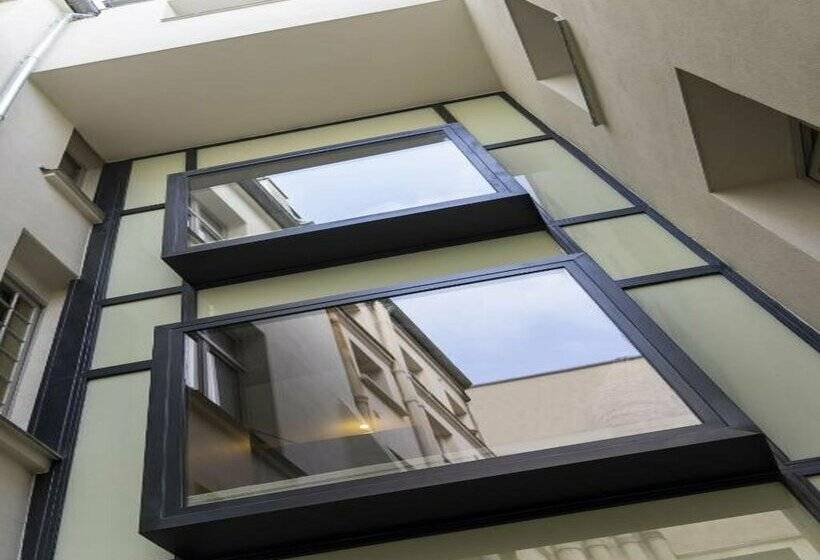 ホテル L De Lutece   Notre Dame