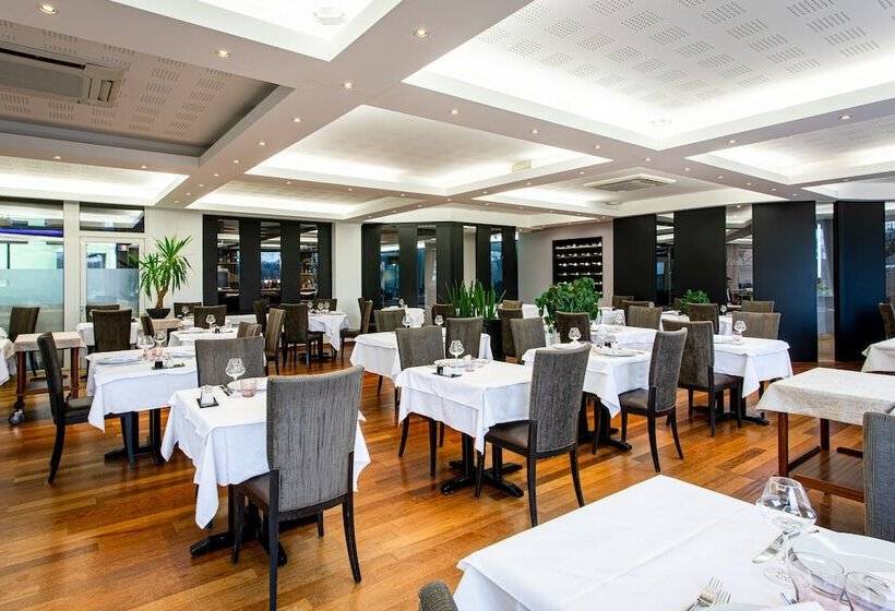 Отель L Oree Du Bois