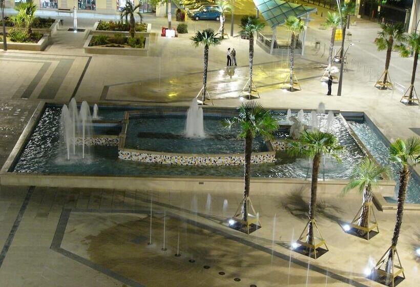 فندق Le Bourbon Pau Centre