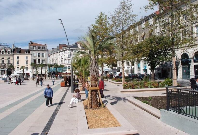 فندق Le Bourbon Pau Centre
