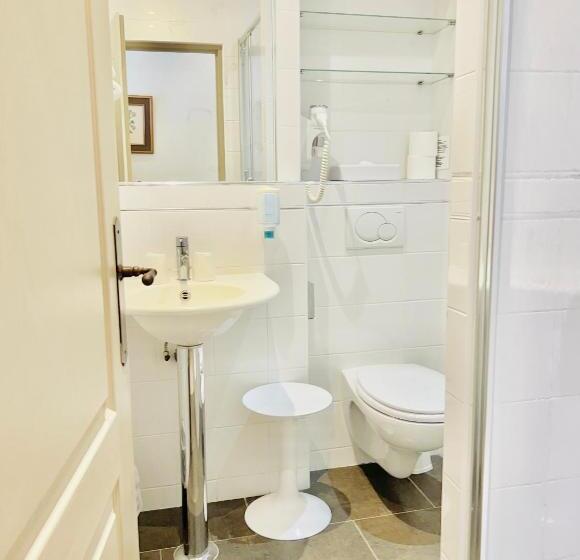 Отель & Restaurant Le Central Trouville