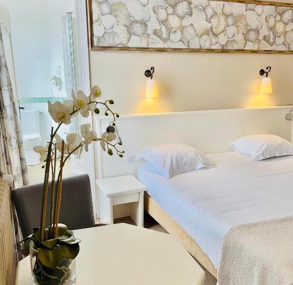 Отель & Restaurant Le Central Trouville