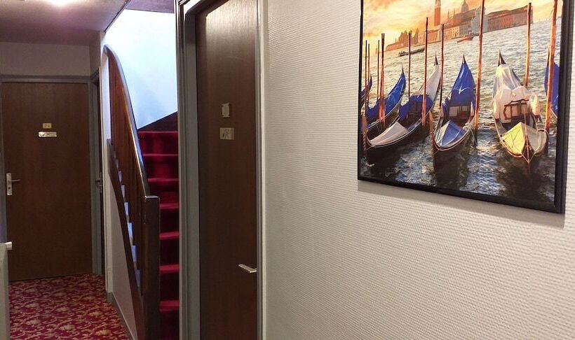 Отель Le Chantilly