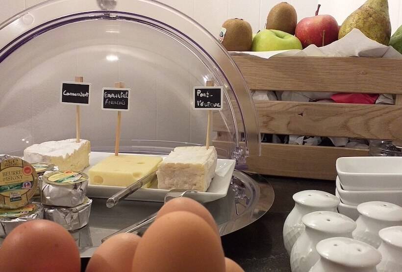 Отель Le Chantilly