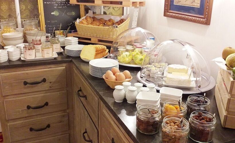 Отель Le Chantilly