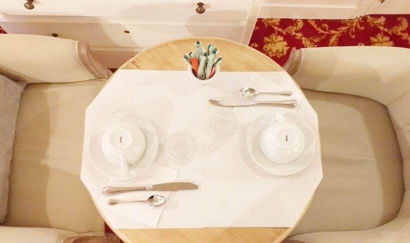 Отель Le Chantilly