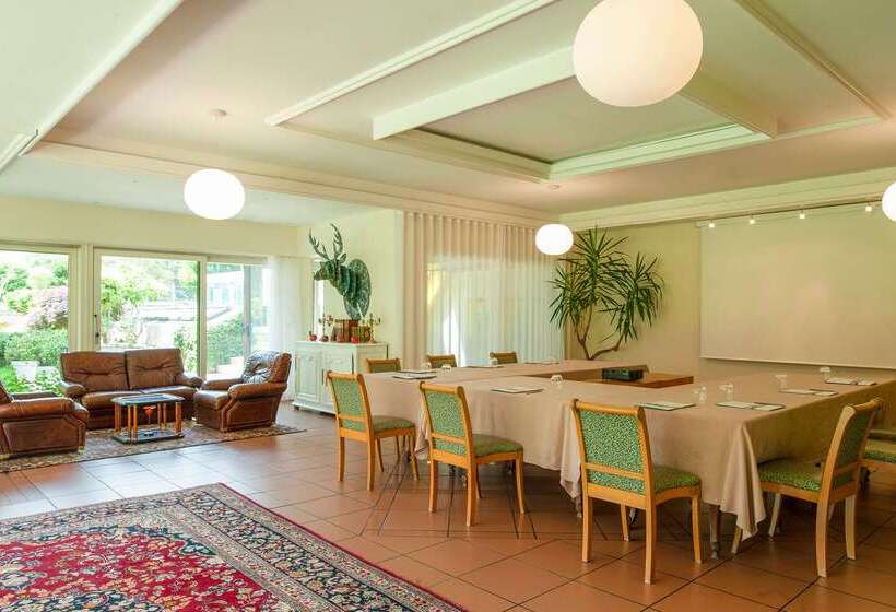 Отель Le Manoir Du Lys, The Originals Relais