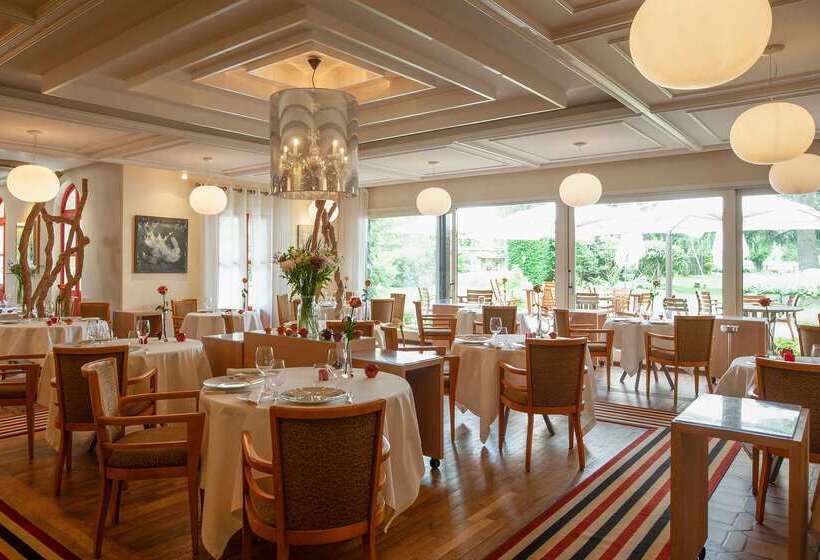 Отель Le Manoir Du Lys, The Originals Relais