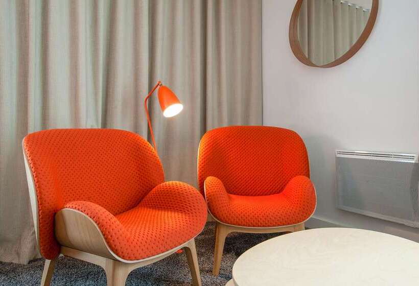 Отель Le Manoir Du Lys, The Originals Relais