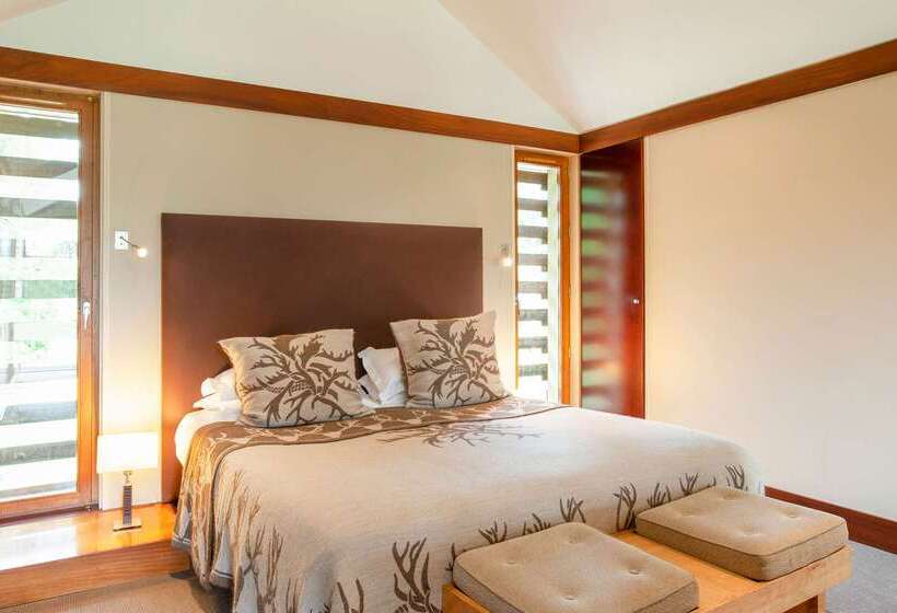 Отель Le Manoir Du Lys, The Originals Relais