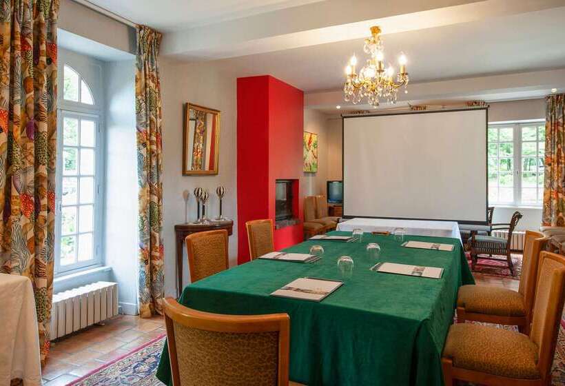 Отель Le Manoir Du Lys, The Originals Relais