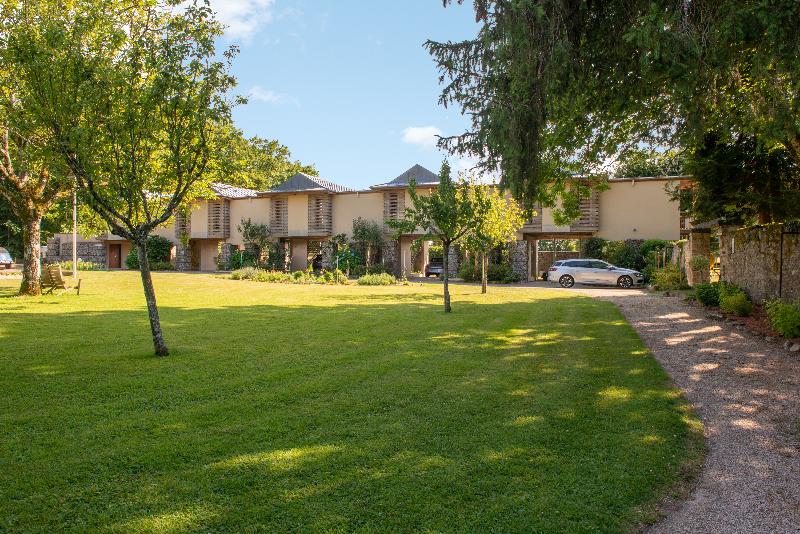 Отель Le Manoir Du Lys, The Originals Relais