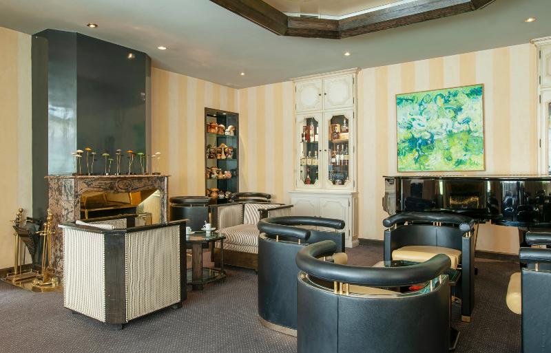 Отель Le Manoir Du Lys, The Originals Relais