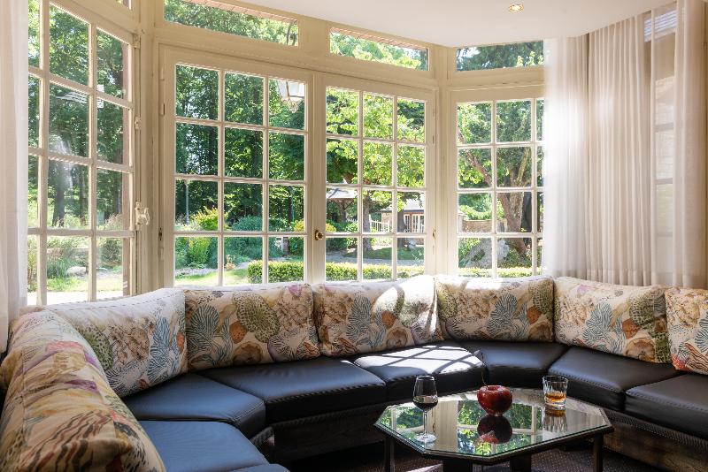 Отель Le Manoir Du Lys, The Originals Relais