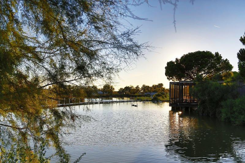 فندق Mas De La Fouque   Hôtel & Spa