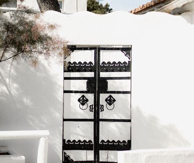 فندق Mas De La Fouque   Hôtel & Spa