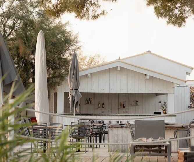 فندق Mas De La Fouque   Hôtel & Spa