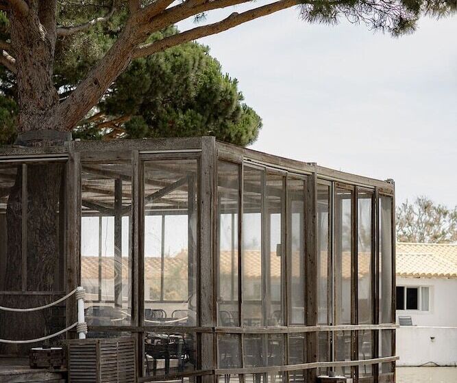 فندق Mas De La Fouque   Hôtel & Spa