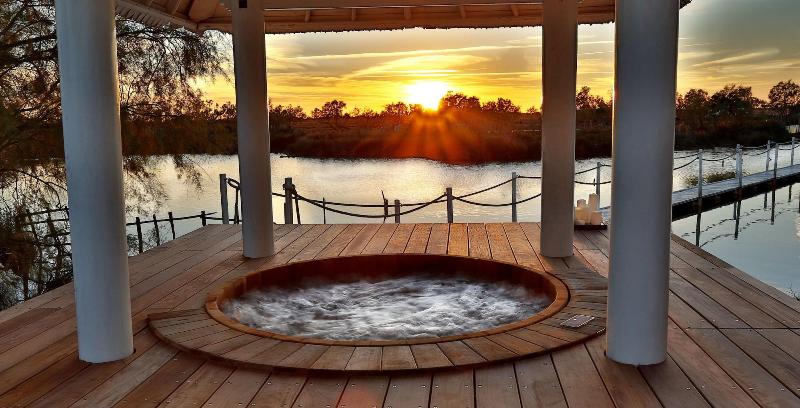 فندق Mas De La Fouque   Hôtel & Spa