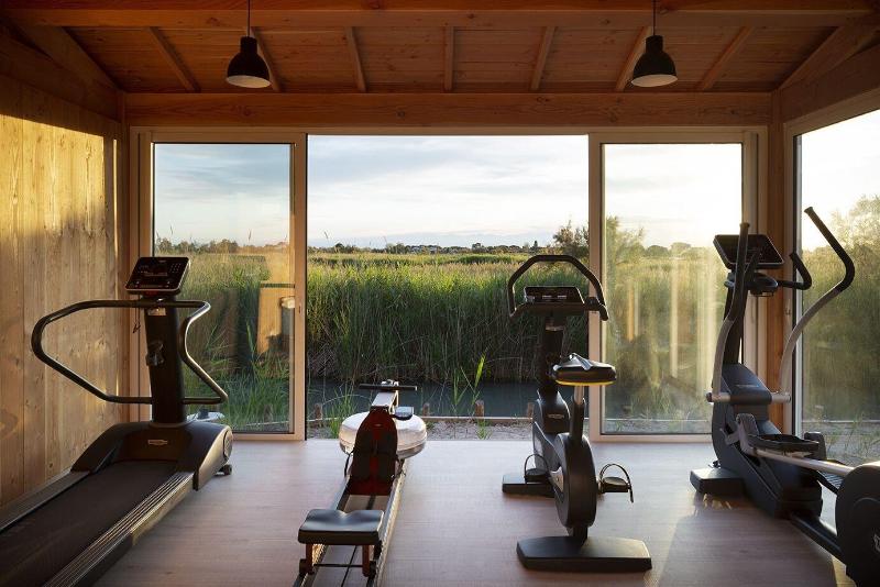 فندق Mas De La Fouque   Hôtel & Spa