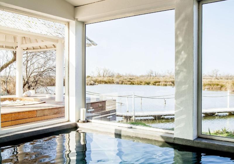 فندق Mas De La Fouque   Hôtel & Spa