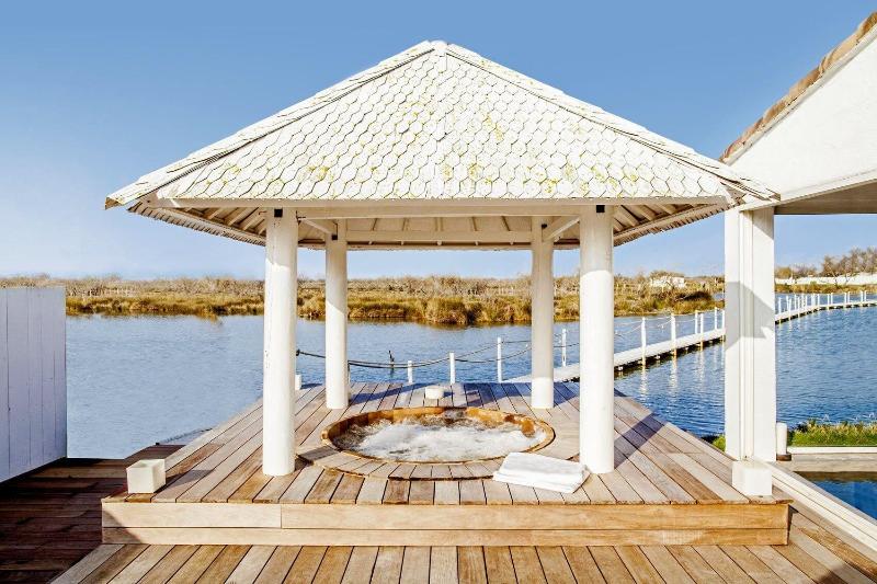 فندق Mas De La Fouque   Hôtel & Spa