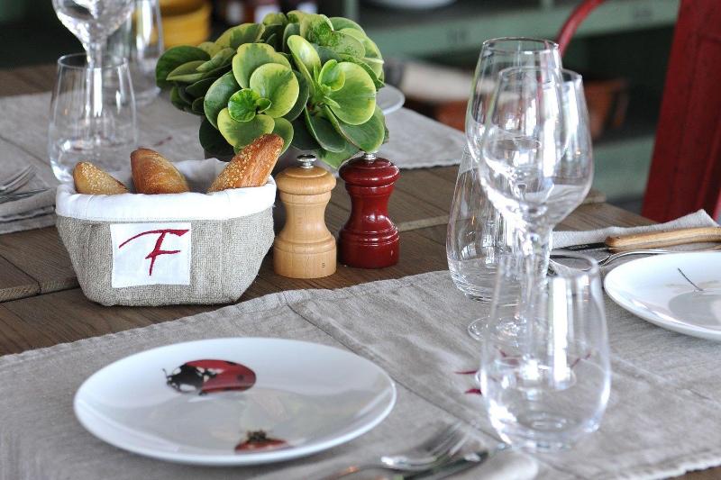 فندق Mas De La Fouque   Hôtel & Spa