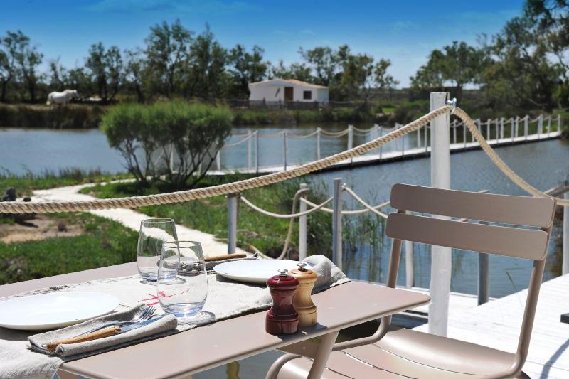 فندق Mas De La Fouque   Hôtel & Spa