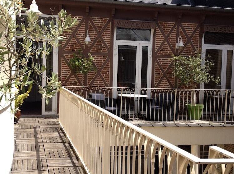 בית מלון כפרי Le Prieure Et La Residence