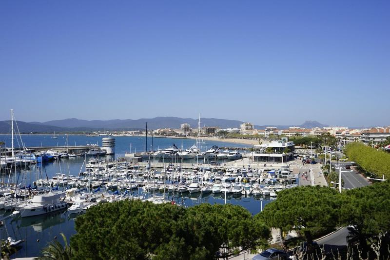 Отель Hôtel Restaurant Le Touring   Teritoria