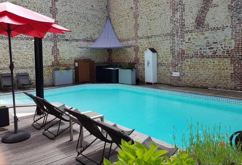 Отель Le Trophée By M Hôtel Spa